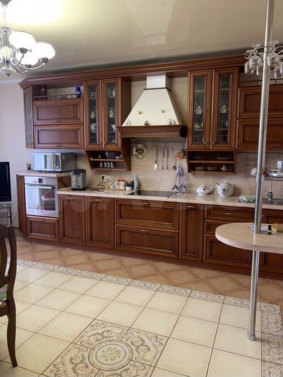 3-к. квартира, 112 м², 4/17 эт.