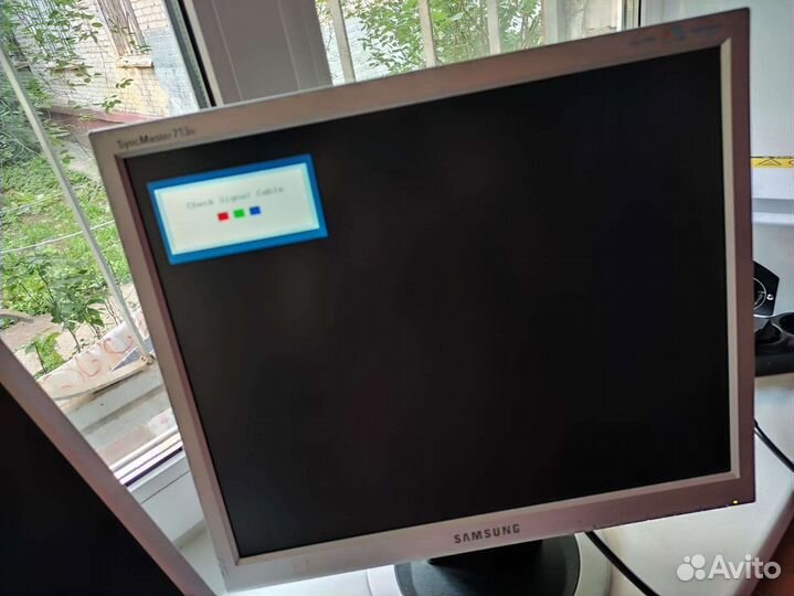 Монитор Samsung SyncMaster713n