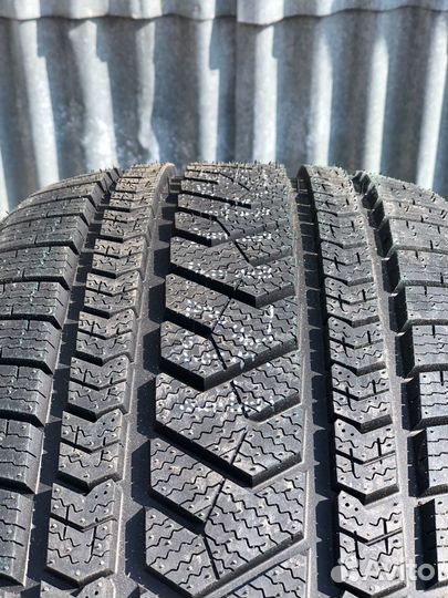 Tourador Winter Pro TSU1 275/40 R20 и 315/35 R20 110V