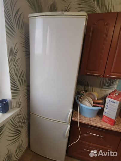 Холодильник бу бирюса