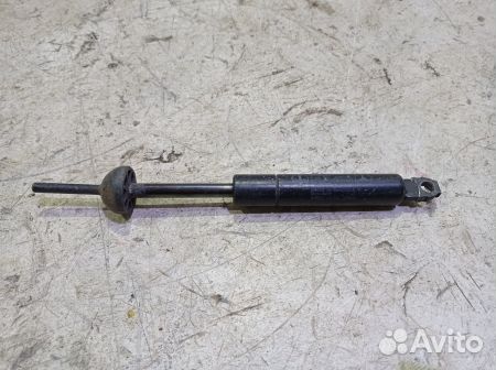 Амортизатор капота