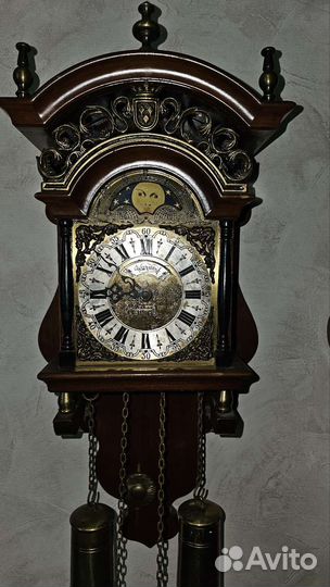 Настенные часы с лунным календарем