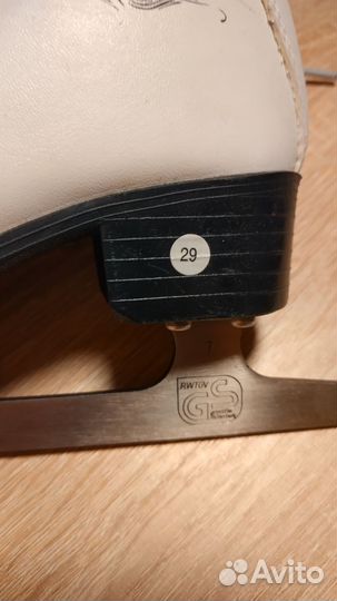 Коньки фигурные, р.29