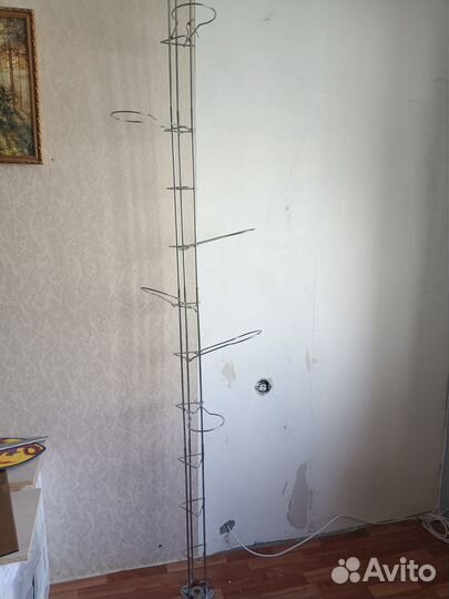 Вертикальная стойка для цветов