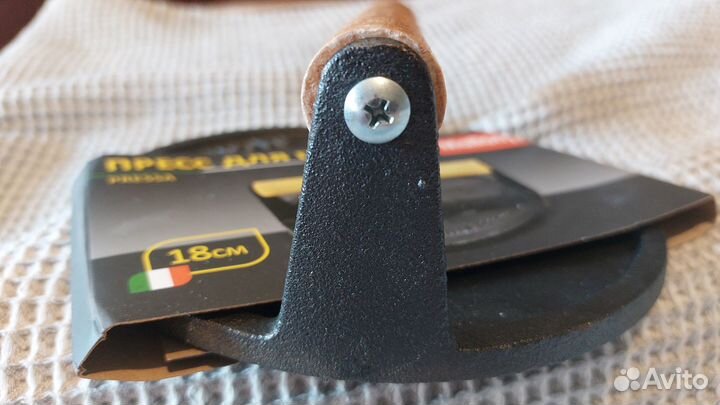 Кухонный пресс-гриль