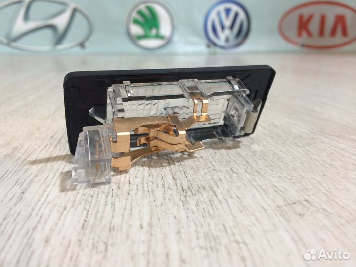 Плафон подсветки номера Шкода А7 Поло Тигуан Рапид