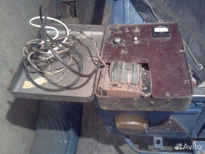 Зарядное/выпрямитель на 12 и 24 вольта