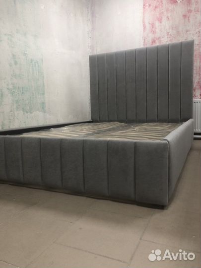 Кровать двуспальная с коробом для белья