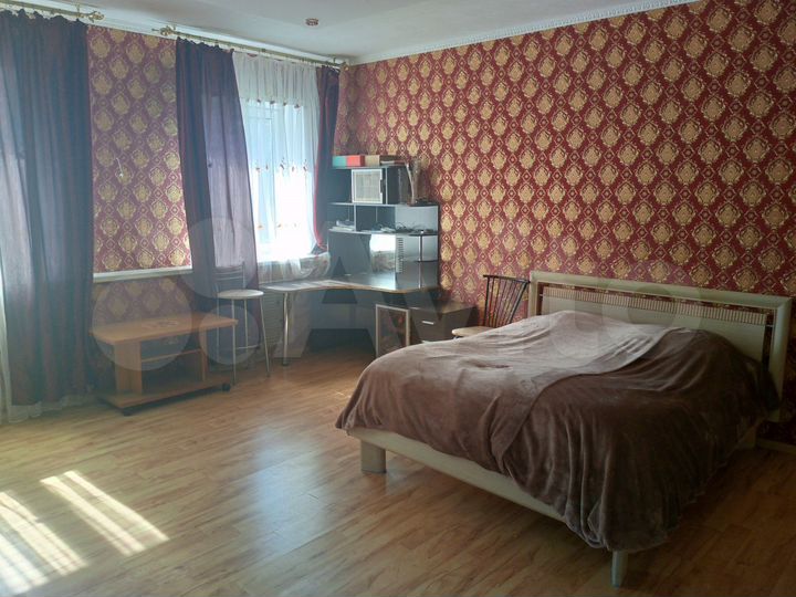 Дом 243,3 м² на участке 15,3 сот.