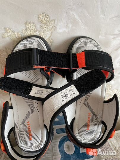 Босоножки новые размер 34