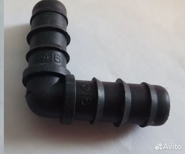 Капельное орошение. Тройник и уголок