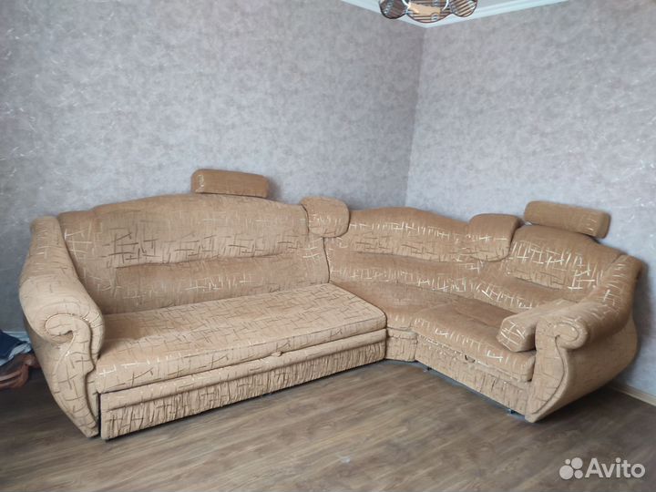 Большой угловой диван бу