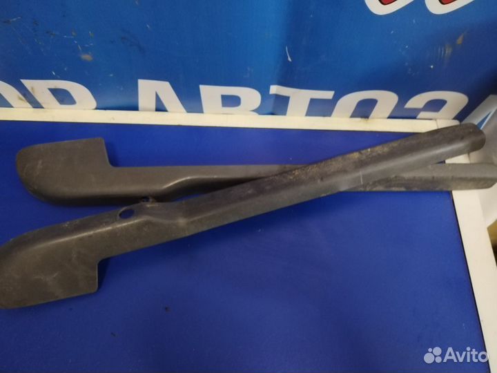 Накладка направляющих сиденья Skoda Octavia A4