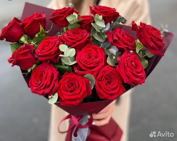 Букет цветов из роз, эустомы, хризантемы