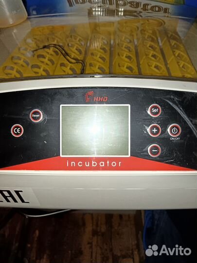 Инкубатор для яиц автоматический