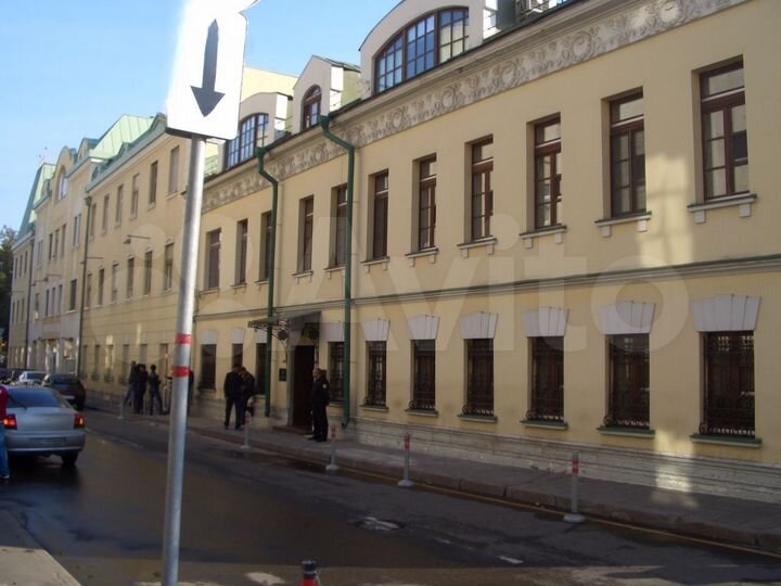 Здание, 1074 м² м. Полянка 1-я линия домов