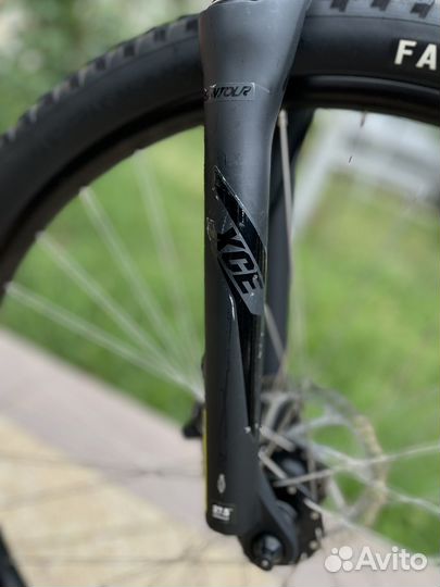 Велосипед MTB Specialized горный