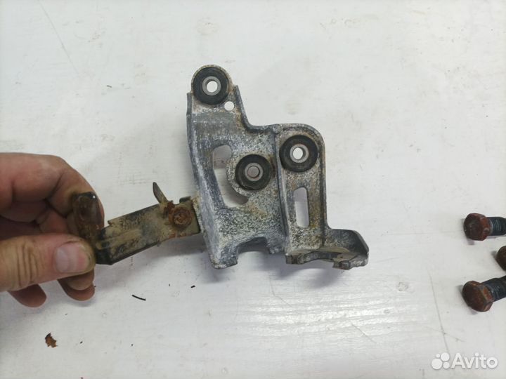 Кронштейн троса МКПП Hyundai Solaris 1