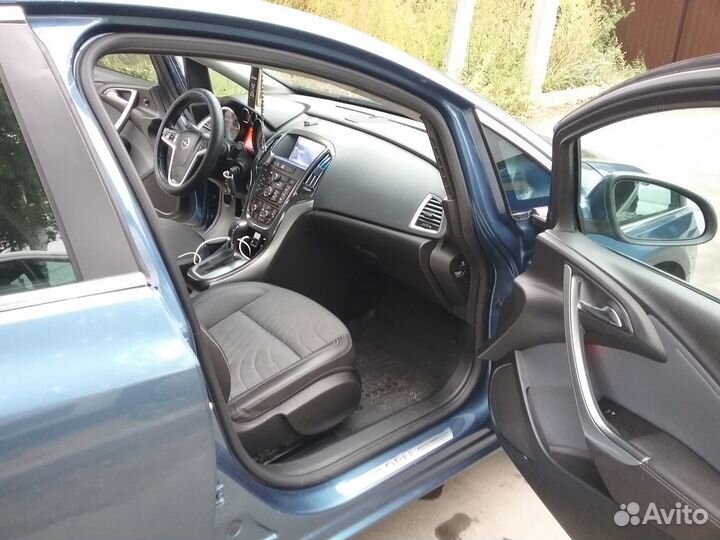 Opel Astra, 2013