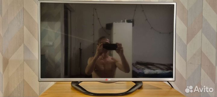LG32LA615V Телевизор