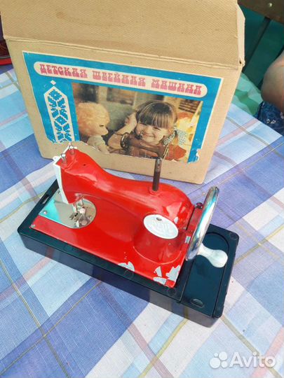 Игрушка Машина детская швейная СССР