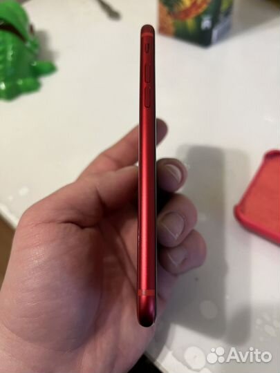 iPhone 8, 64 ГБ