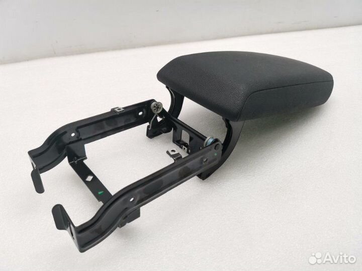 Подлокотник Bmw X4 F26 2.0 2014