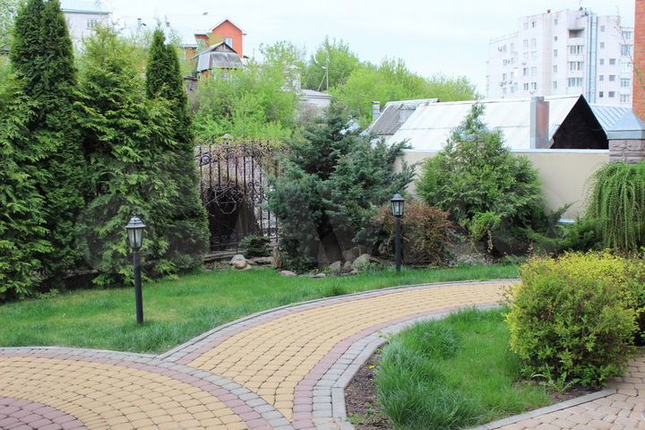 Коттедж 415 м² на участке 5,6 сот.