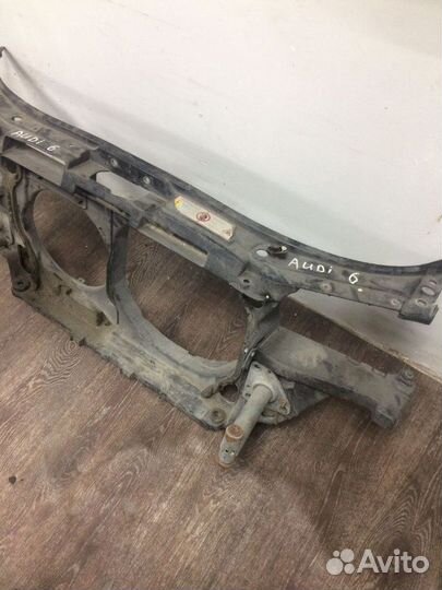 Рамка радиатора Audi A6 4B2