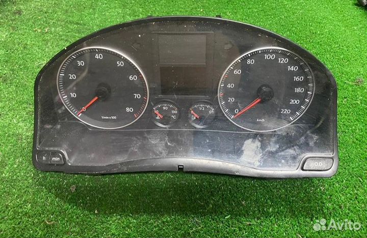 Щиток приборов (приборная панель) Volkswagen Golf