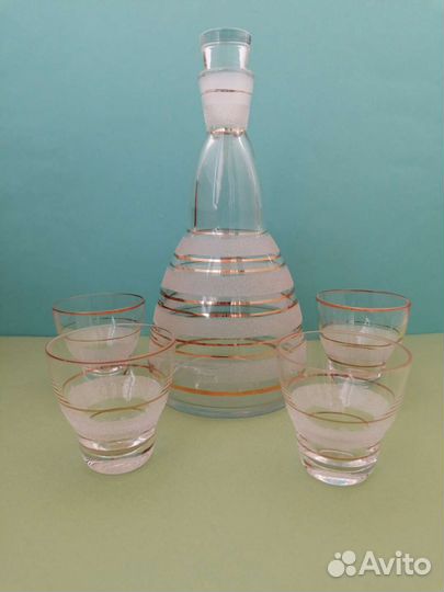 Графин и стаканчики