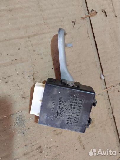 Блок управления стеклочистителями Toyota Camry 40