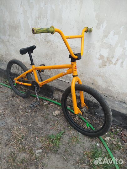 Трюковой велосипед BMX