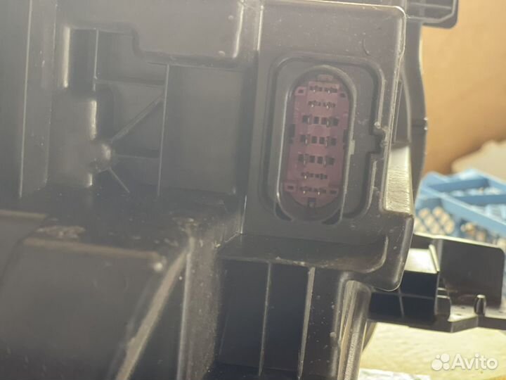 Левая и правая Led фары Geely Tugella