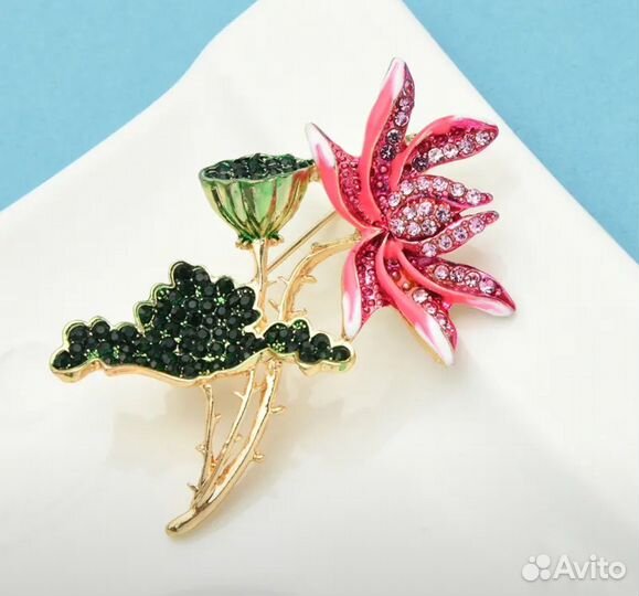 Брошь Лотос