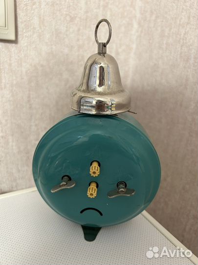 Настольные часы будильник СССР