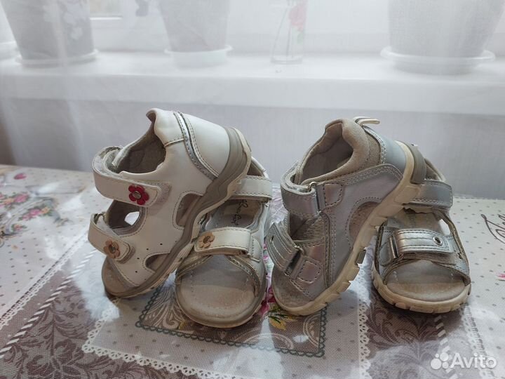 Сандалии и туфли для девочки