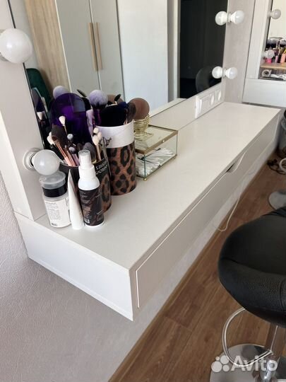 Столик для визажиста бу