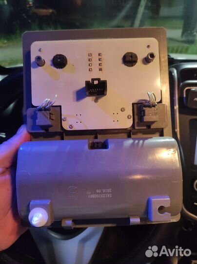 Плафон подсветки салона