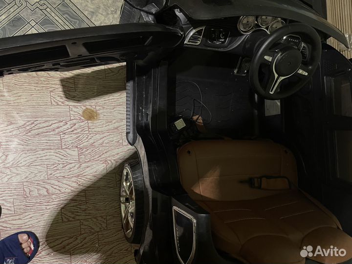 Детский электромобиль двухместный