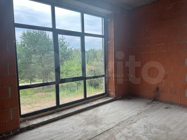 Коттедж 261 м² на участке 10 сот.