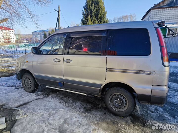 Toyota Lite Ace Noah 2.0 AT, 1997, 181 285 км