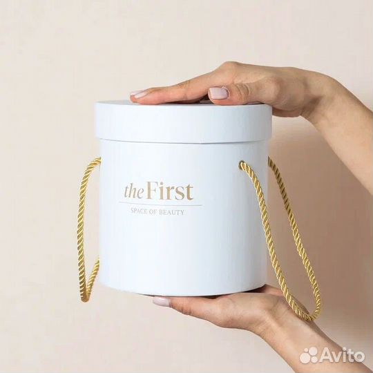 Шляпная коробка на заказ с лого