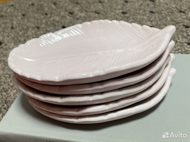 Поставка для украшений