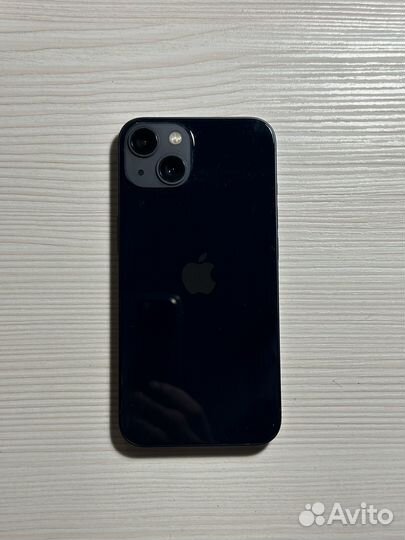 Телефон iPhone 13