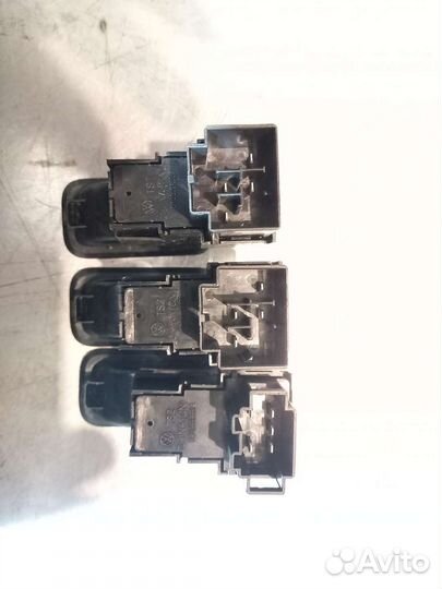 Кнопки стеклоподъемника VW Polo