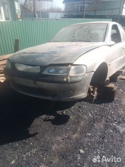 Opel vectra 1.6 капот