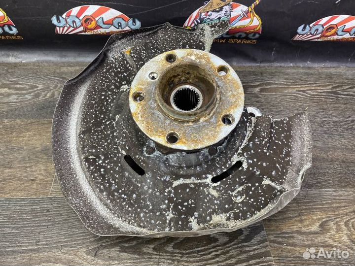 Кулак задний левый Bmw F10 седан N47N 11.2011