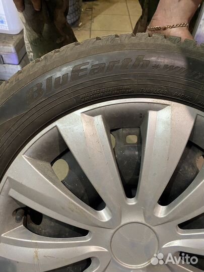 Yokohama BluEarth Winter V906 185/60 R15