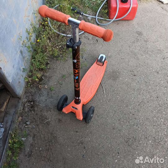 Трехколесный самокат Micro Maxi Classic